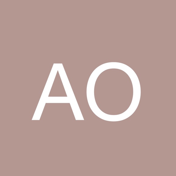 adrianaoshiro
